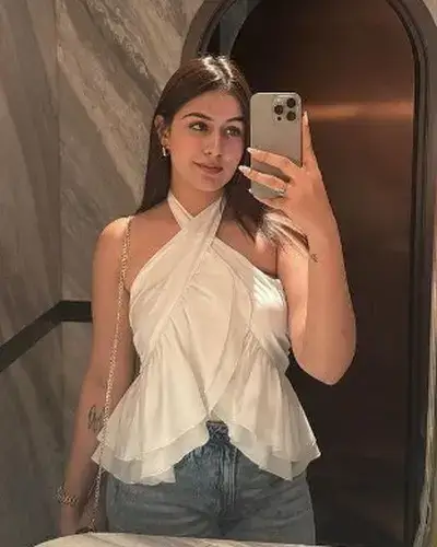 Escorts In Dhoraji